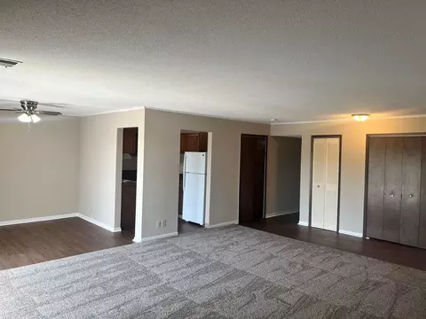 2111 Kasold Dr, Lawrence, KS 66047