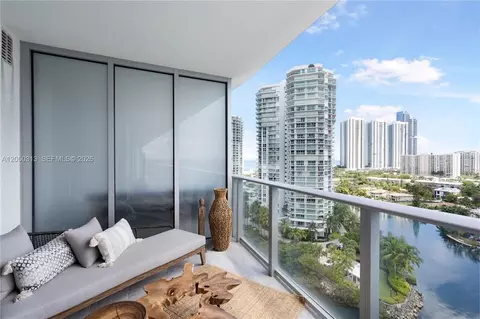330 Sunny Isles Blvd, Sunny Isles Beach, FL 33160