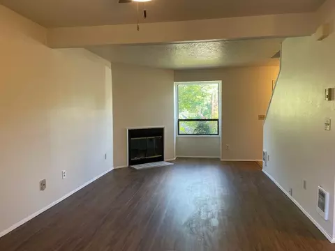 2310 N Killingsworth St, Portland, OR 97217