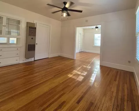 717 26th St, Sacramento, CA 95816
