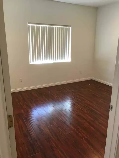 12740 Oxnard St, Los Angeles, CA 91606 photo 4