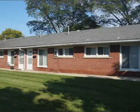 6409 Middlebelt Rd, Garden City, MI 48135