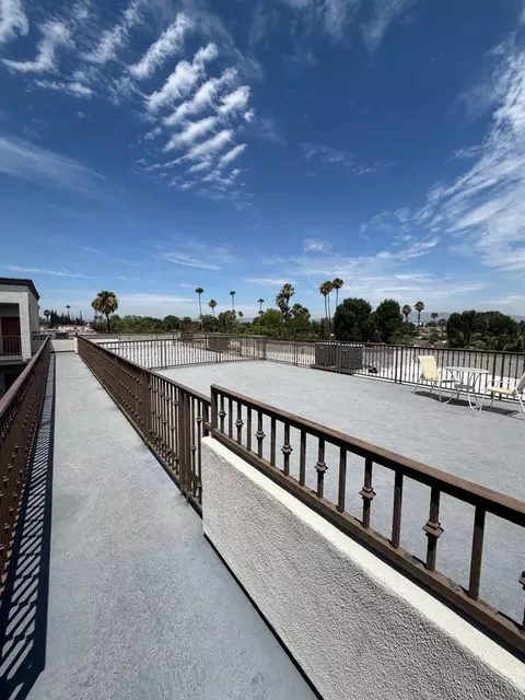 7203 Rubio Ave, Los Angeles, CA 91406