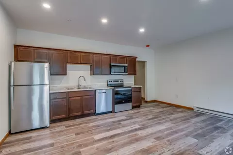 426 N Oak Crest Dr, Wales, WI 53183