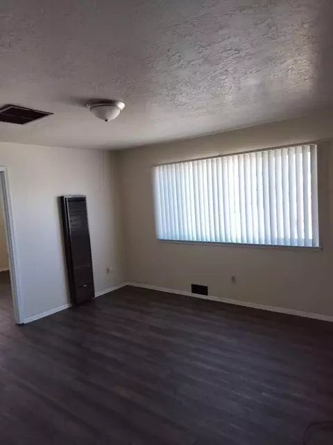 300 La Veta Dr NE, Albuquerque, NM 87108