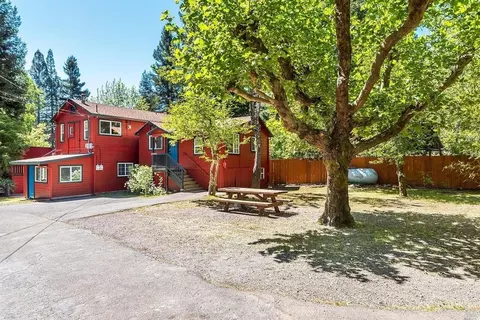 16124 Drake Rd, Guerneville, CA 95446