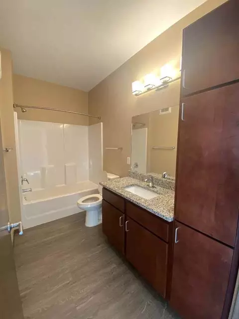 1880 Old Hudson Rd, Saint Paul, MN 55119