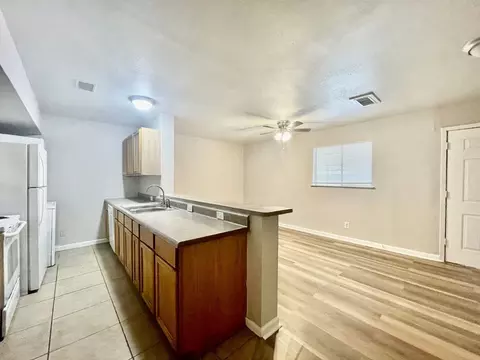 205 S Mitchell St, San Marcos, TX 78666