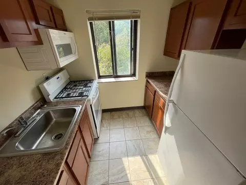 5627 Rippey St, Pittsburgh, PA 15206