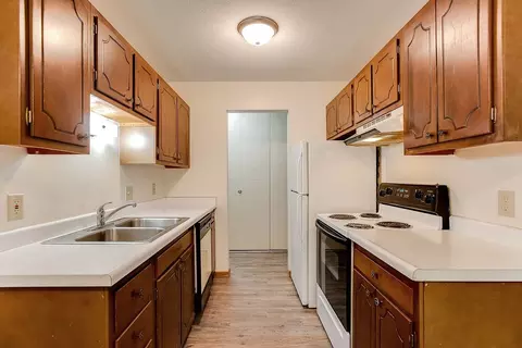 5800 42nd Ave N, Robbinsdale, MN 55422