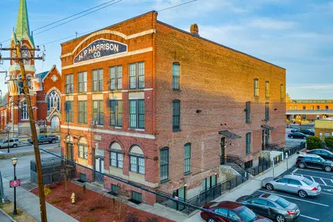 9 S Market St, Petersburg, VA 23803