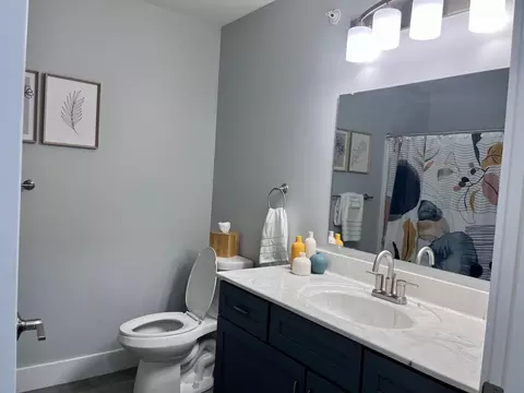 555 Ryder Ct, Grove City, PA 16127
