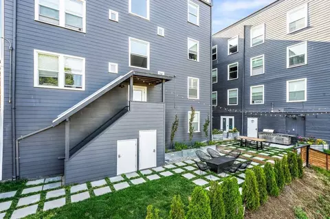 114 24th Ave E, Seattle, WA 98112