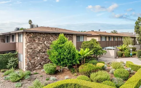 1100 W Huntington Dr, Arcadia, CA 91007