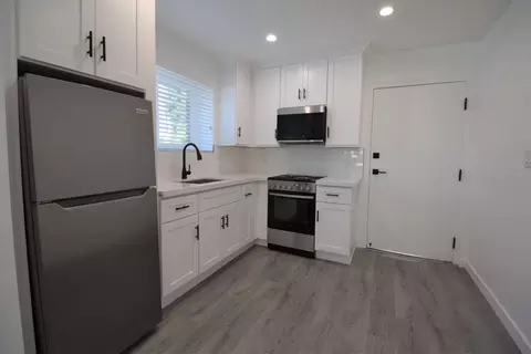 5340 Whitsett Ave, Los Angeles, CA 91607