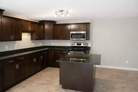633 Ontario St SE, Minneapolis, MN 55414