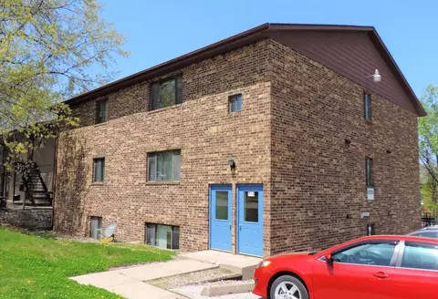 814 Oakcrest St, Iowa City, IA 52246