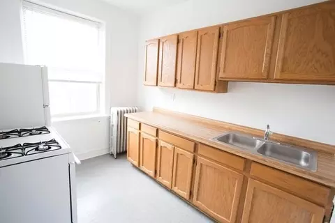 5034 S Woodlawn Ave, Chicago, IL 60615