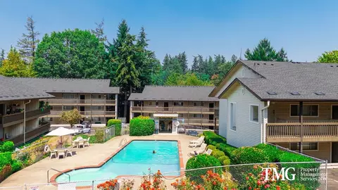 4929 SW Scholls Ferry Rd, Raleigh Hills, OR 97225