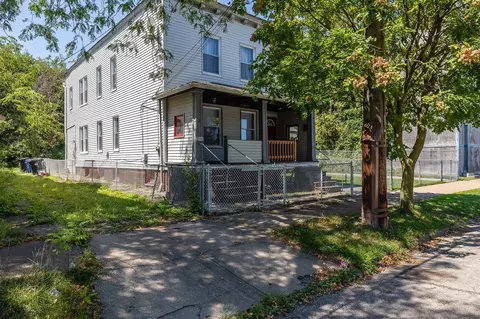 1548 E 49th St, Cleveland, OH 44103