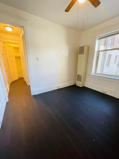 107 1st Ave N, Seattle, WA 98109