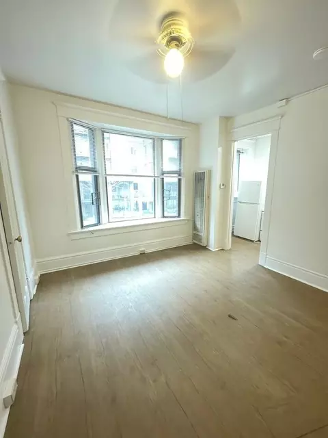 107 1st Ave N, Seattle, WA 98109