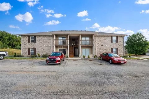 2009 Southfork Dr, Ozark, MO 65721