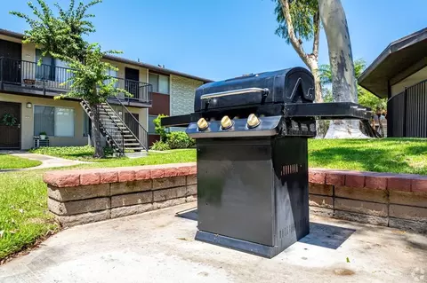 9091 Holder St, Cypress, CA 90630 photo 8