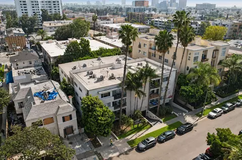312 S Willaman Dr, Los Angeles, CA 90048