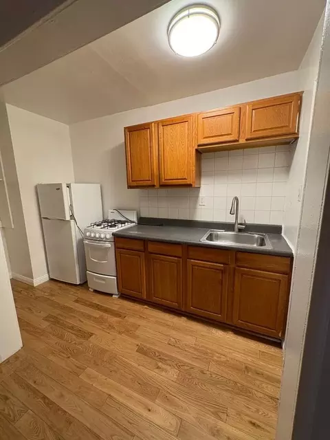 645 S Burnside Ave, Los Angeles, CA 90036