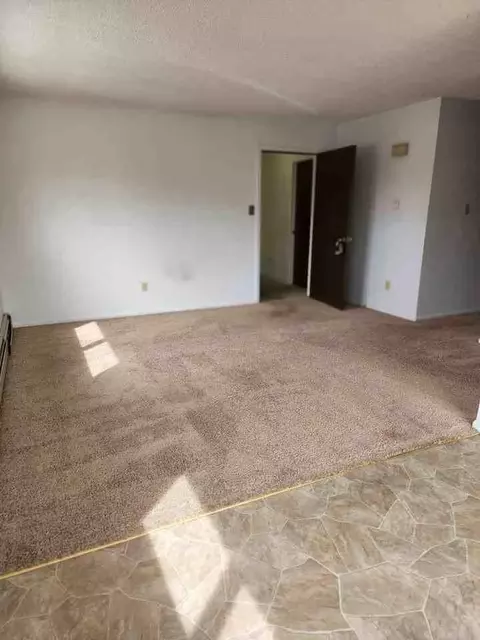 4517 Parkview Dr, Cheyenne, WY 82001