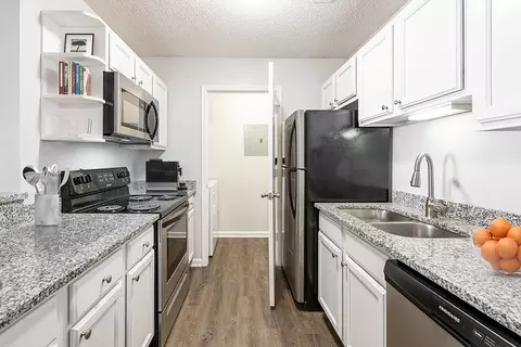100 Kingsport Dr NE, Concord, NC 28025 photo 2