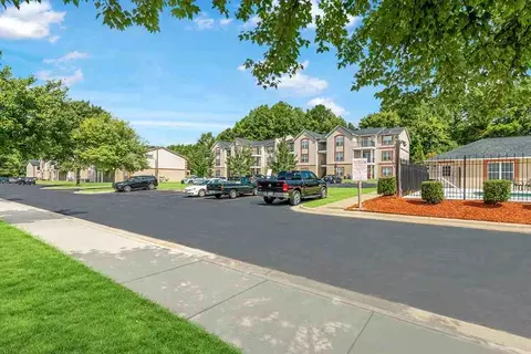 100 Kingsport Dr NE, Concord, NC 28025 photo 3