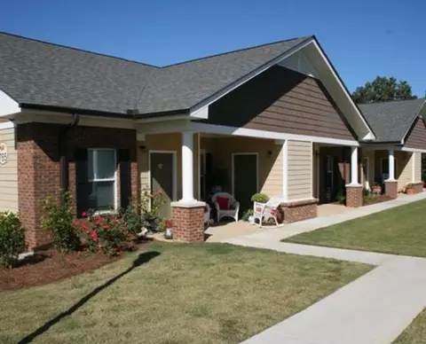 705 Cogle St, Thomasville, AL 36784