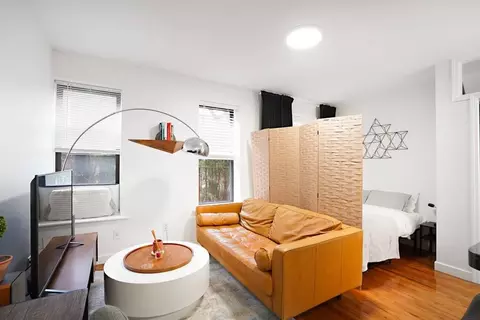 E 75th St, New York, NY 10021
