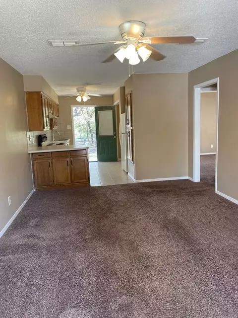 3 N 3rd St, Midlothian, TX 76065