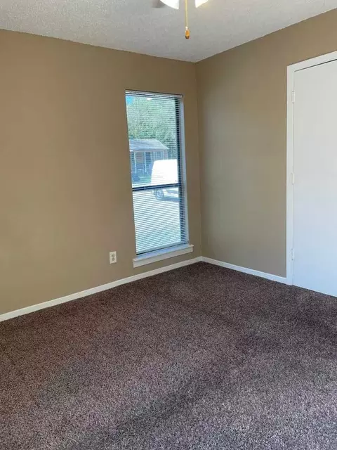 3 N 3rd St, Midlothian, TX 76065 photo 4
