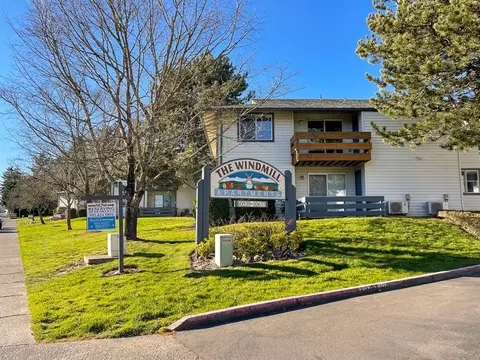 10587 SW Tigard St, Tigard, OR 97223