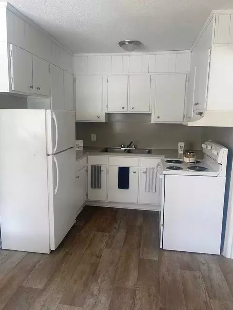 804 N Cedar St, Summerville, SC 29483