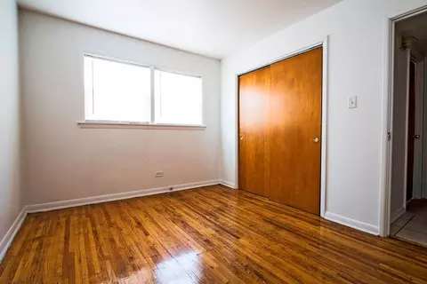 2045 E 75th St, Chicago, IL 60649 photo 5