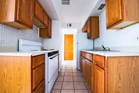 2045 E 75th St, Chicago, IL 60649 photo 8