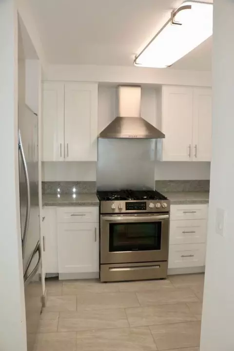 125 Hillcrest Dr, Encinitas, CA 92024