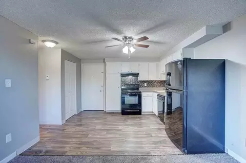 12155 W 58th Pl, Arvada, CO 80004