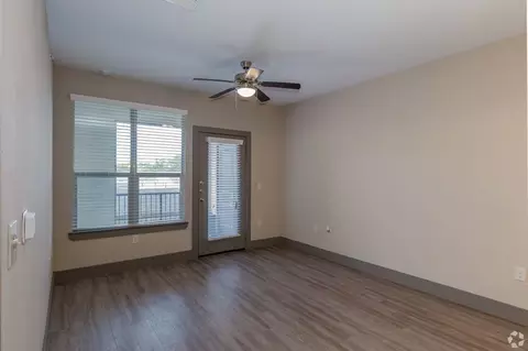 1920 Hollister St, Houston, TX 77080