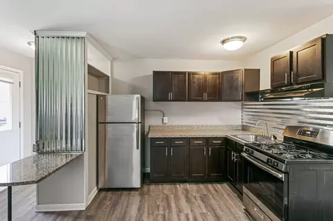 2005 Crooks Rd, Royal Oak, MI 48073