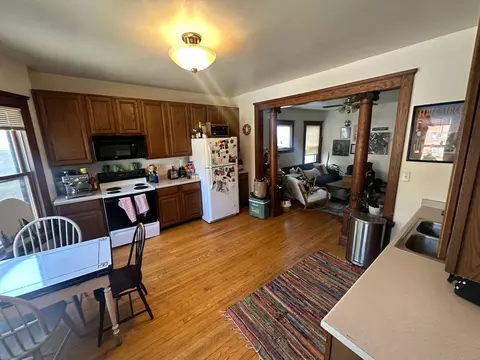 639 E Johnson St, Madison, WI 53703