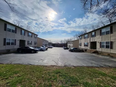 Buchanan Sq, Crossville, TN 38555