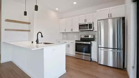 100 N Farwell St, Eau Claire, WI 54703
