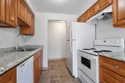 1021 SE 122nd Ave, Portland, OR 97233