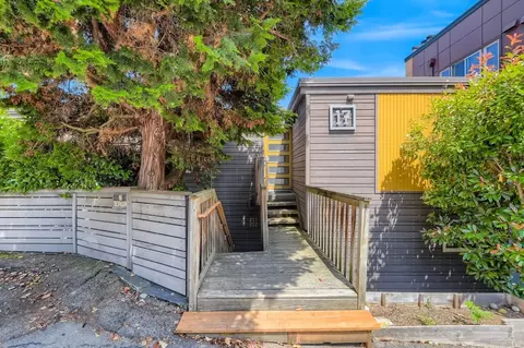 17 Etruria St, Seattle, WA 98109